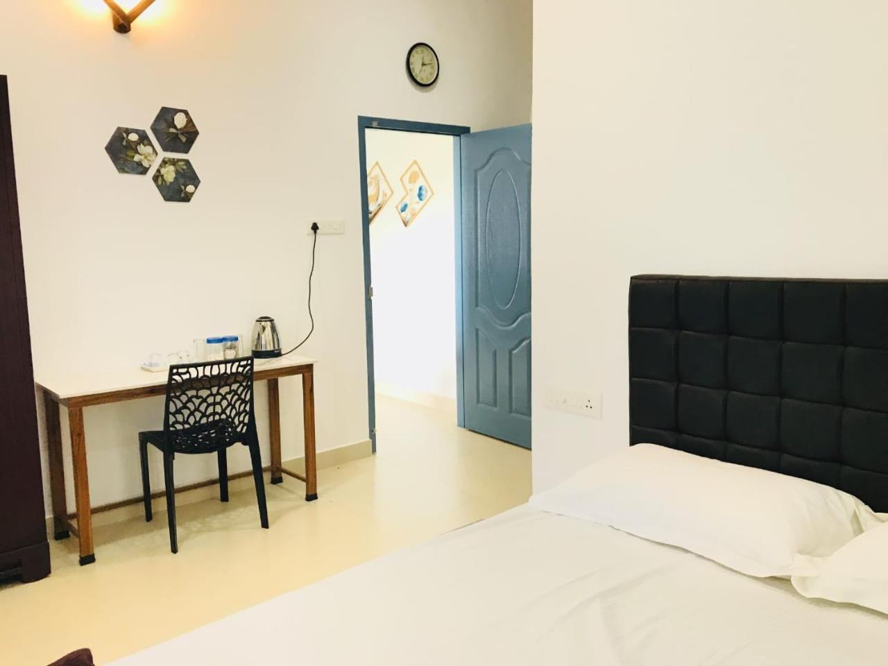 The Lobo'S Inn Pīrmed Zewnętrze zdjęcie